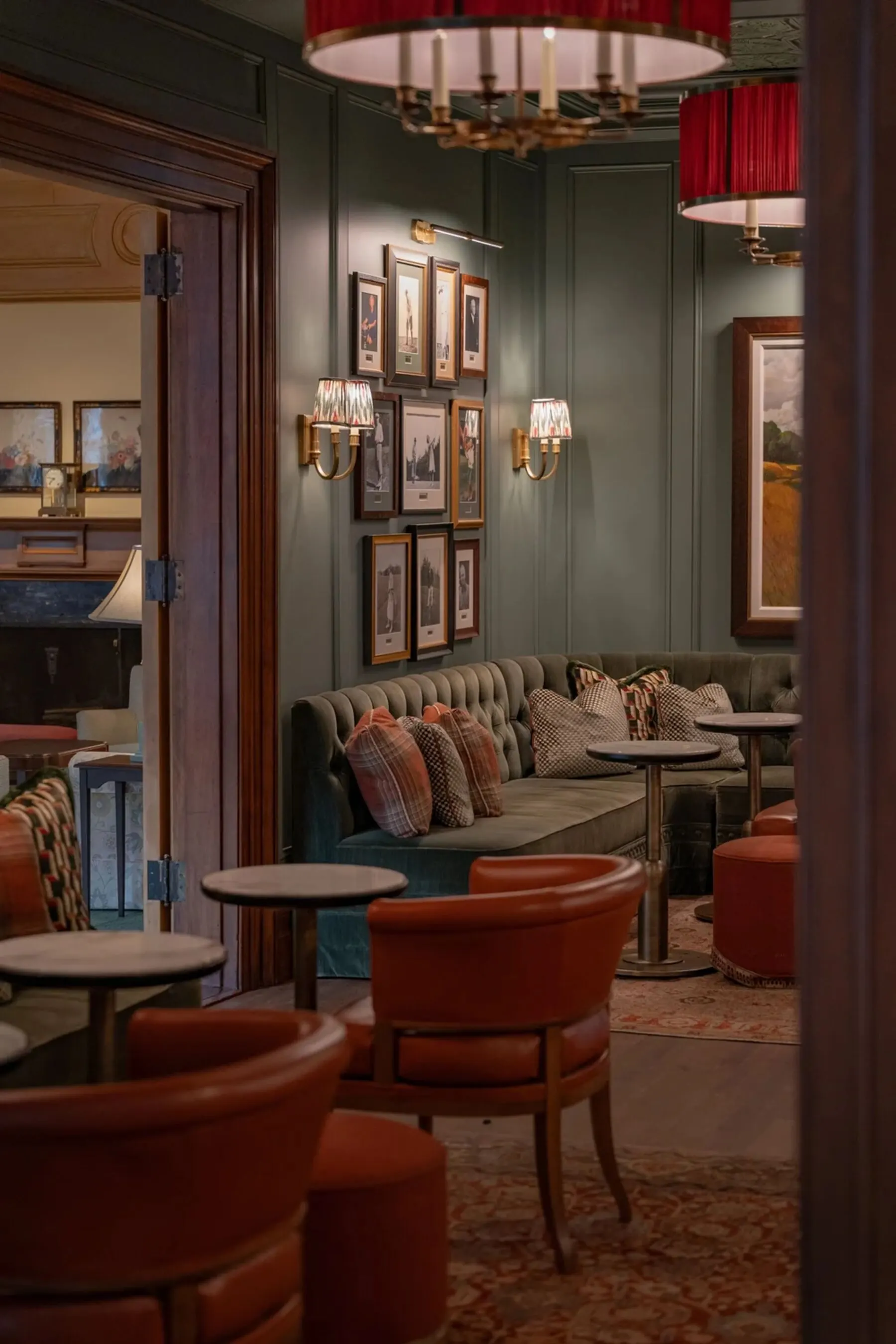 Clubhouse lounge interior at Toronto Golf Club